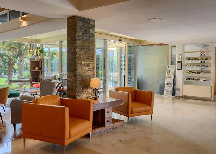 호텔 Hotel Porec 3*