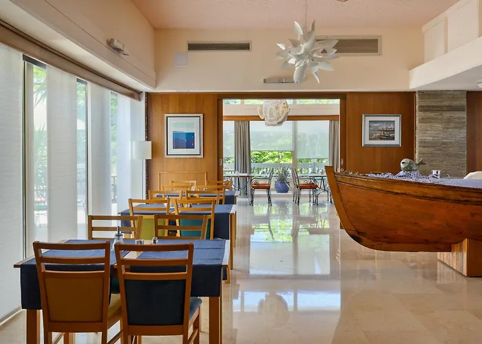 Hotel Porec 호텔 3*