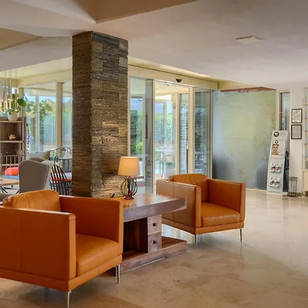 호텔 Hotel Porec 3*