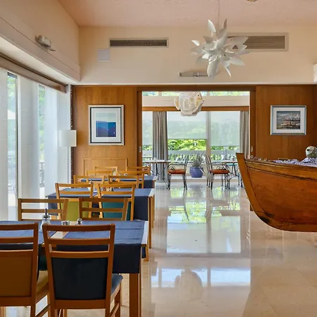Hotel Porec 호텔 3*