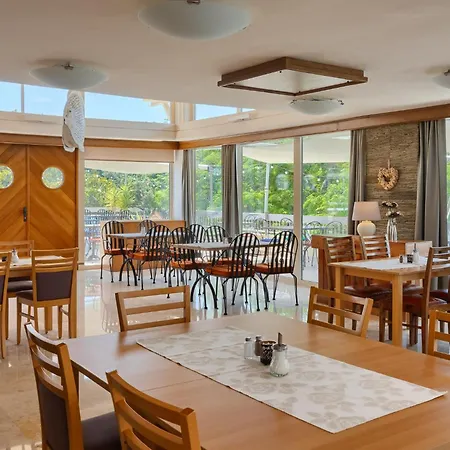 호텔 Hotel Porec 포레치