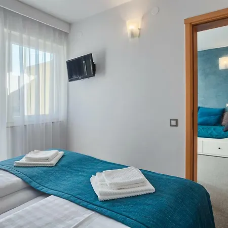 호텔 Hotel Porec 3*