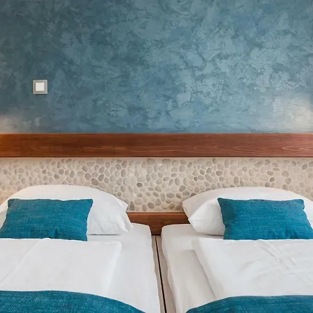 Hotel Porec 호텔 3*