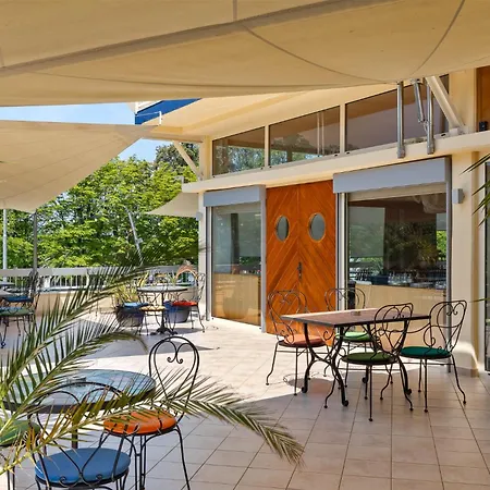 מלון Hotel Porec 3*