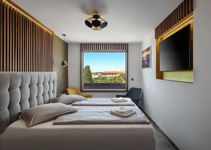 Hotel Porec מלון