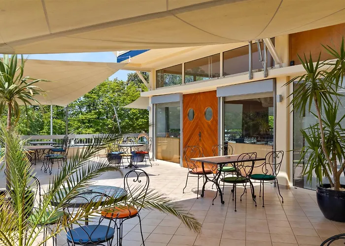 מלון Hotel Porec 3*