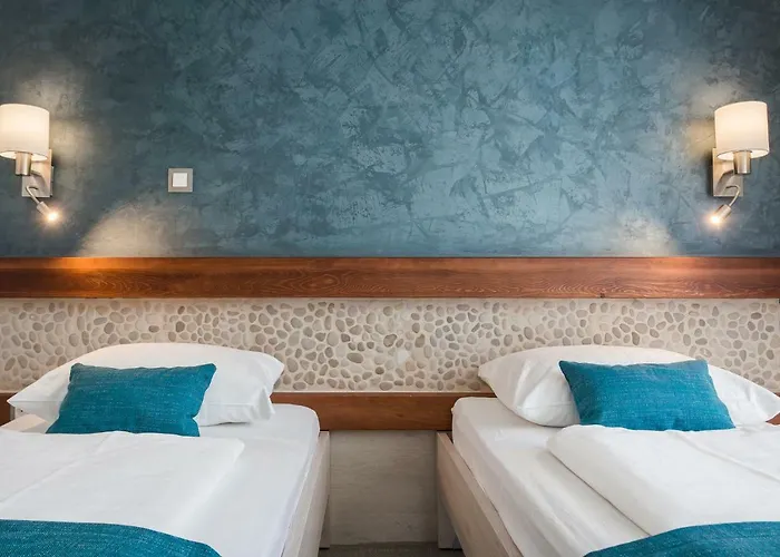 Hotel Porec 3* פורץ